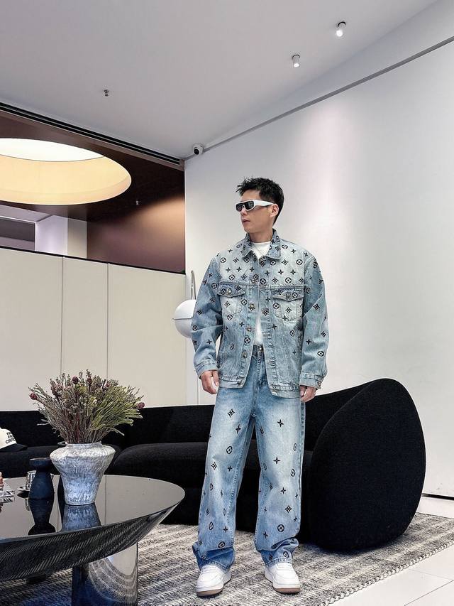 New Lv style 3D embroidered all-over logo jacket. Made entirely of custom-woven