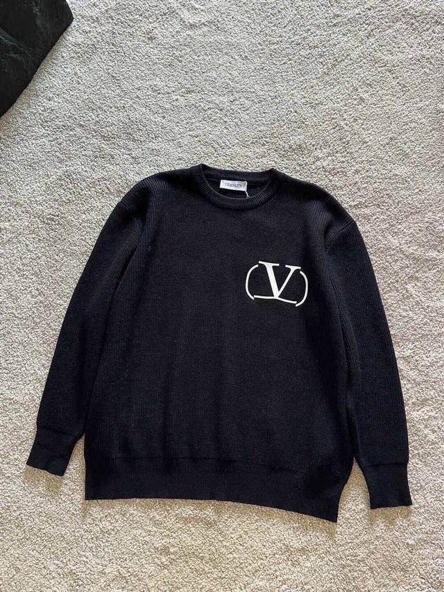 Vtaenlitn High-end custom-made new round neck knit sweater. Made with imported 7