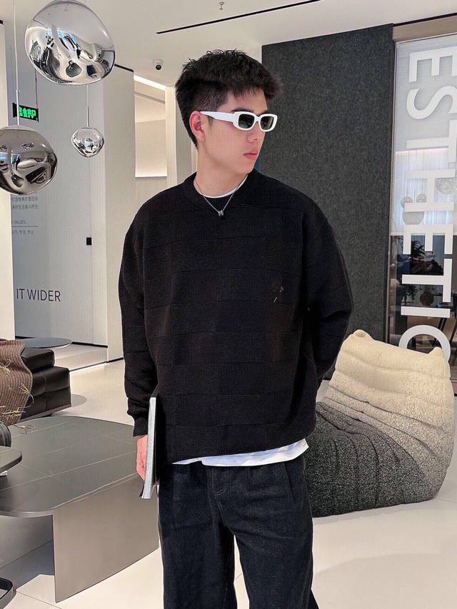 L. Louis Vuitton 24Ss New Knit Sweater Os Fit Unisex The wool fabric is made of