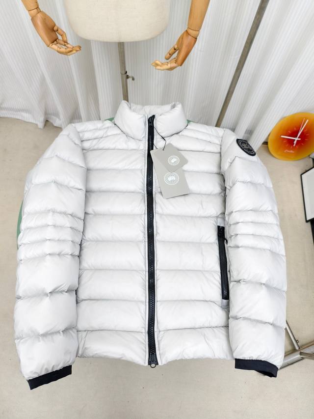 2228M High-Version Canada Goose Crofton Down Jacket. This down jacket is suitabl