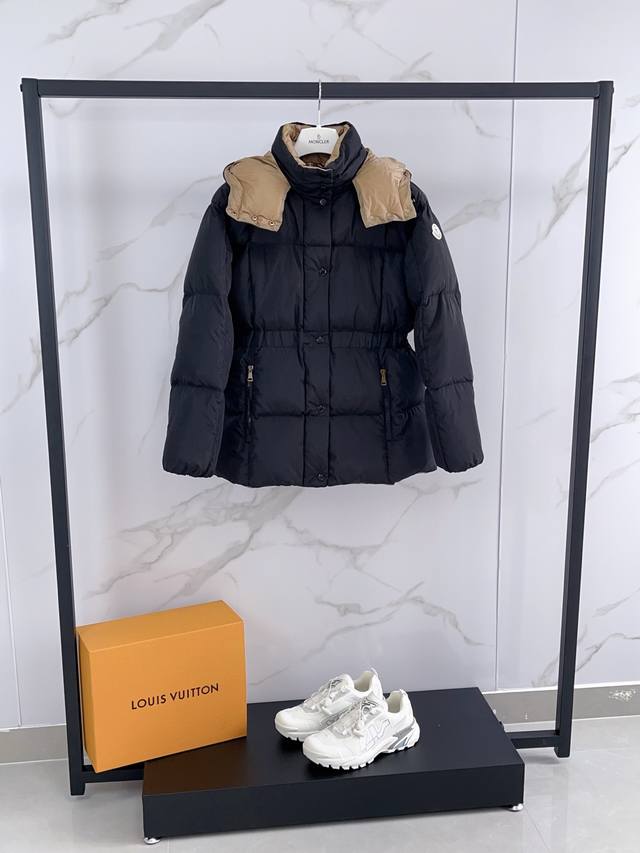 25 Moncler's new Agneux women's down jacket with a black and gold hood and fitte