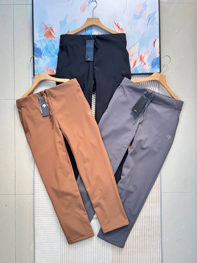 Fleece-lined! Descente Tra1N1Ng Men's Cross-Training Waterproof, Rainproof, Bre