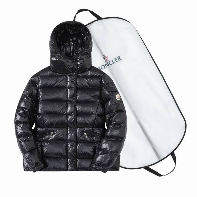 Top Version Moncler Hooded Short Down Jacket for Women. This down jacket combine
