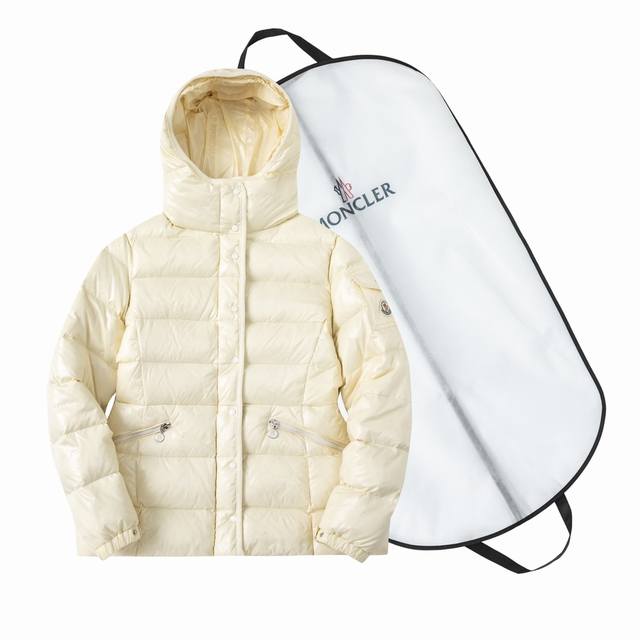 Top Version Moncler Hooded Short Down Jacket for Women. This down jacket combine