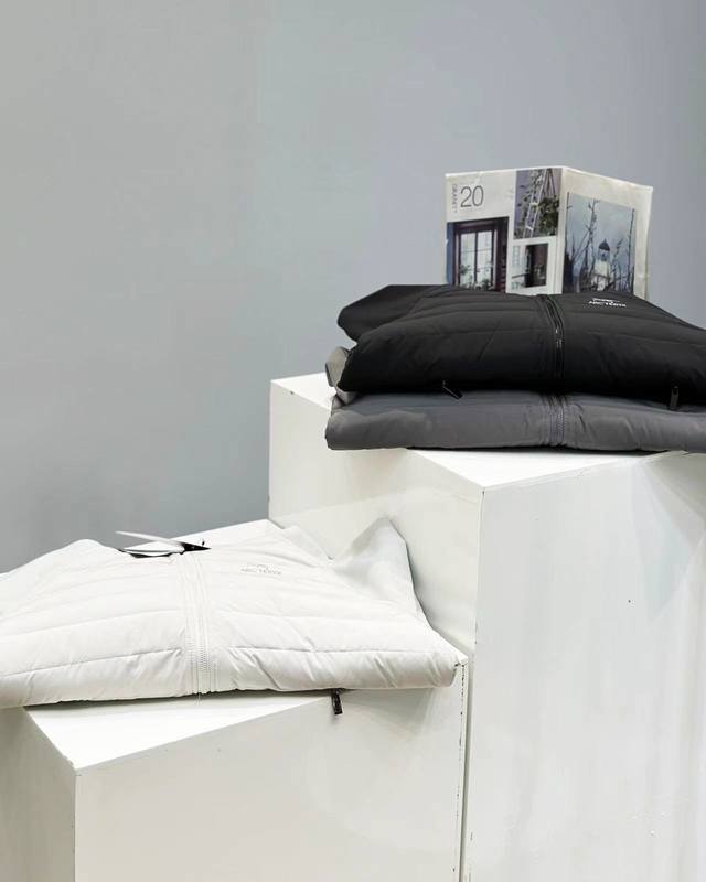 Supply Controlled by Arc'Teryx Knitted Winter Warm Down Jacket for Couples! This