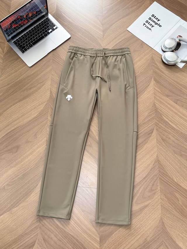 9951# Descente | Men's Woven Sports Pants -Training Series Pt Zero- A versatile