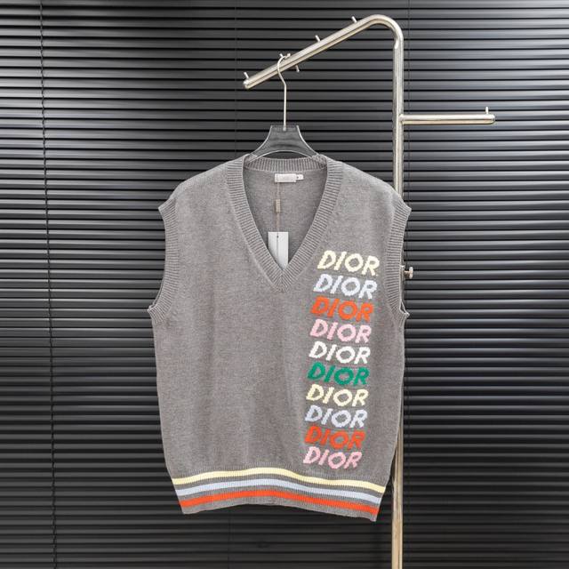 Style: Dior Colorful Jacquard V-neck Knit Wool Vest Sizes: S-XL Fabric: Wool Ble
