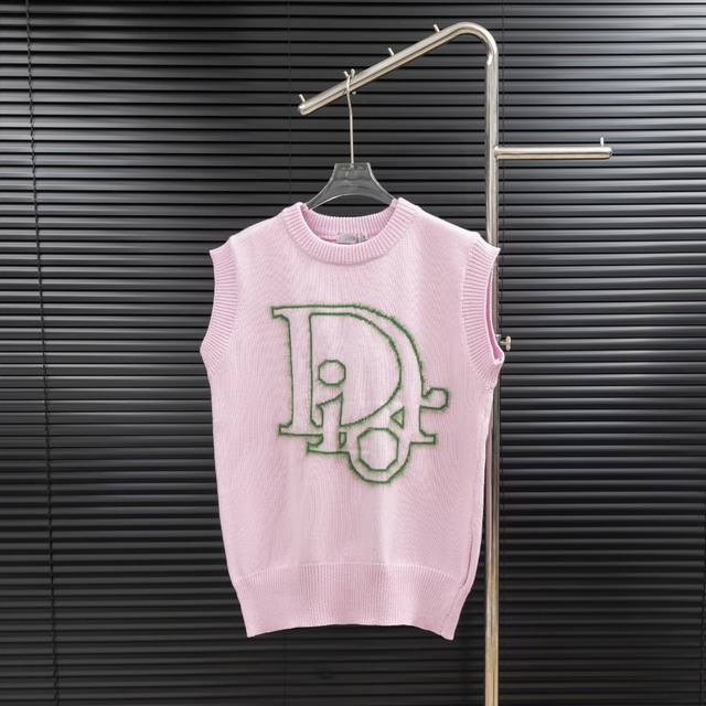 Style: Dior Knitted Wool Vest Sizes: S-XL Fabric: Wool Blend Accessories: Full s