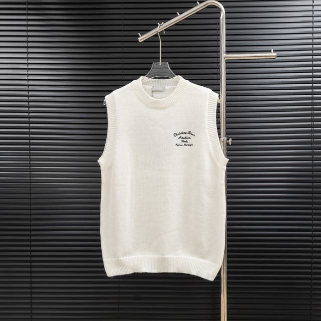 Style: Dior Knitted Wool Vest Sizes: S-XL Fabric: Wool Blend Accessories: Full s