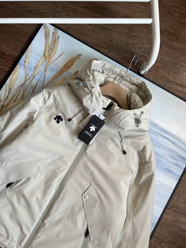 Descente Outdoor Functional Winter Unisex Hooded Casual Sports Warm Down Jacket/