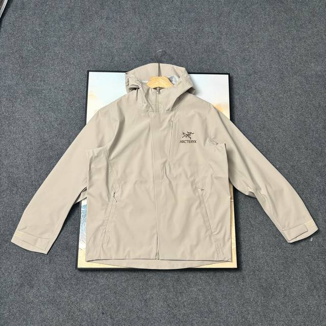 Supply Control 'Arc's Crested Hooded Hardshell Jacket with Fleece Lining In chan