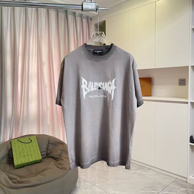 Balenci*Ga Paris 2025 Autumn/Winter New Washed Distressed 3D Letter Logo Printed