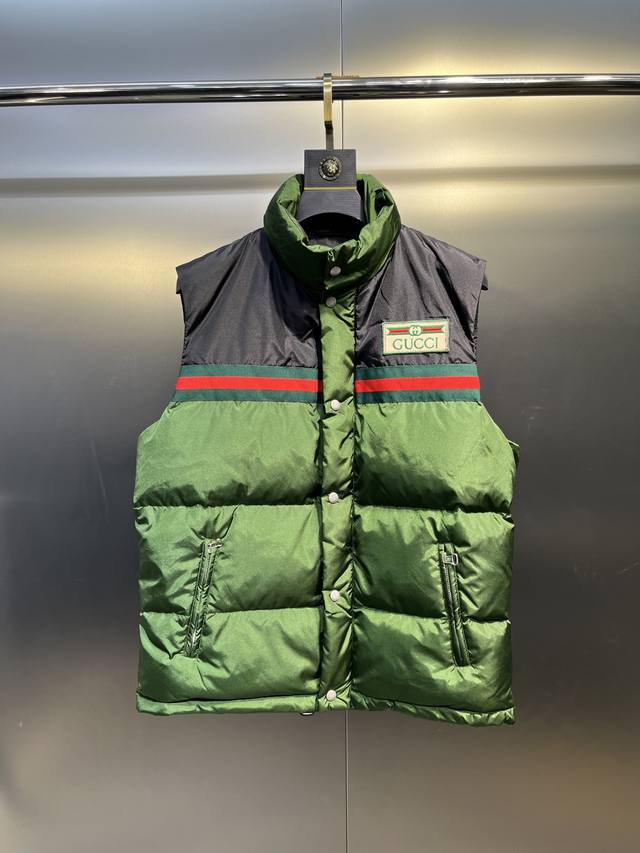 Gucci, new down jacket with embroidered logo on the chest and stand-up collar, b