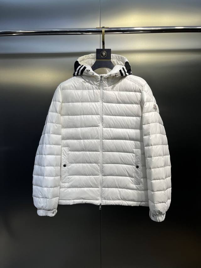 Moncler New Striped Logo Quilted Hooded Down Jacket, Simple and Stylish, Flatter