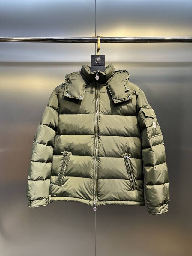 Moncler Autumn/Winter New Matte Classic Mayan Style! Available on the official w