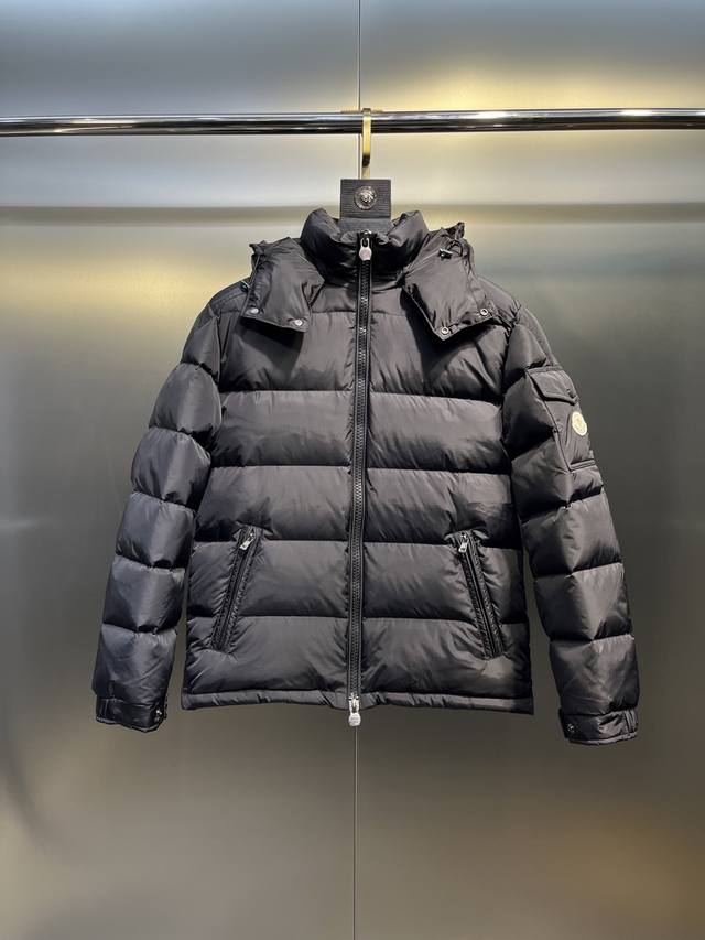 Moncler Autumn/Winter New Matte Classic Mayan Style! Available on the official w