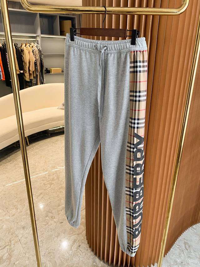 Burberry Vintage Check Cotton Loose Fit Sports Sweatshirt Jacket. A top-selling