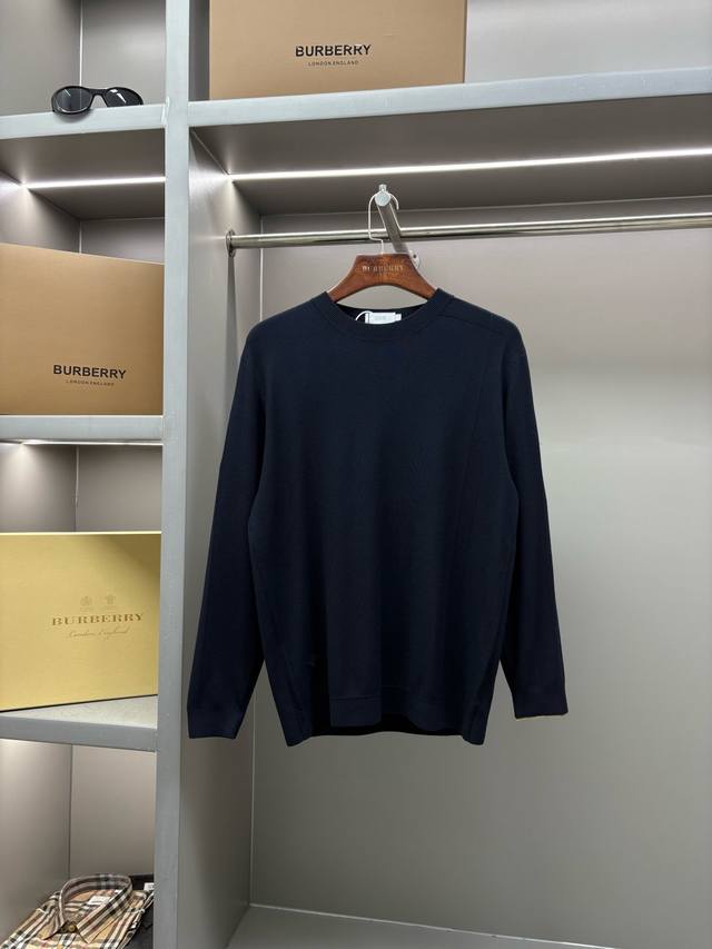 Dior New Bee Sweater. Made with custom-made natural medium-thick imported wool y