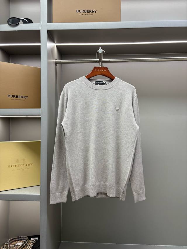 Armani New Sweater. Made with custom-made natural medium-thick imported wool yar