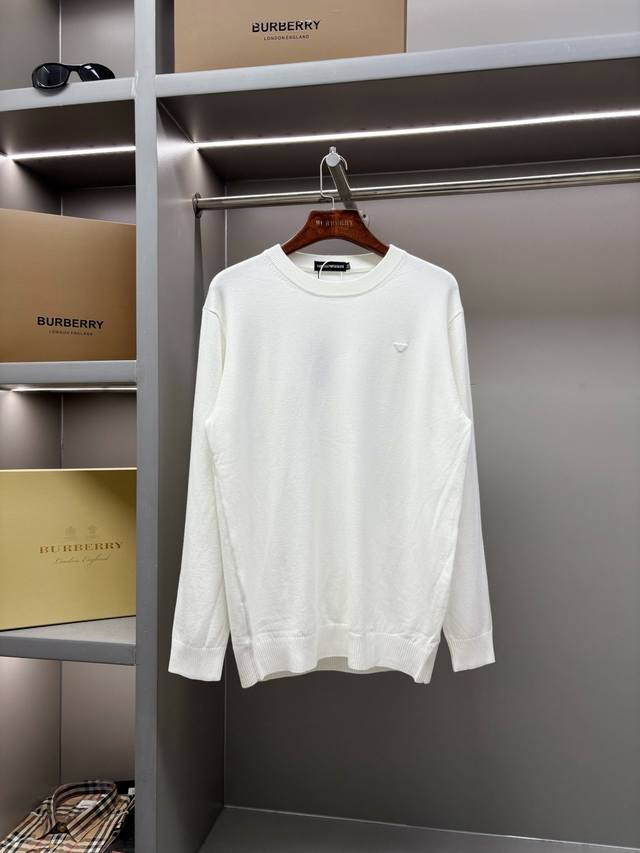 Armani New Sweater. Made with custom-made natural medium-thick imported wool yar