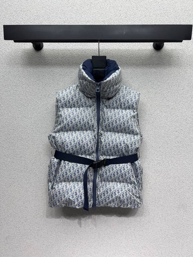 D brand classic monogram down vest series, understated yet sophisticated, classi