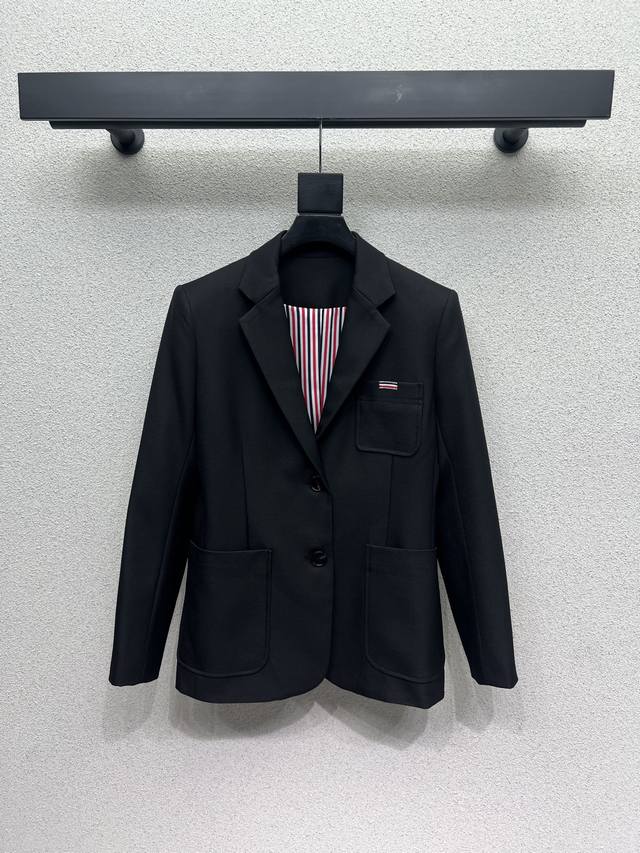 Tb suit jacket boasts a premium feel and exquisite craftsmanship, perfectly show