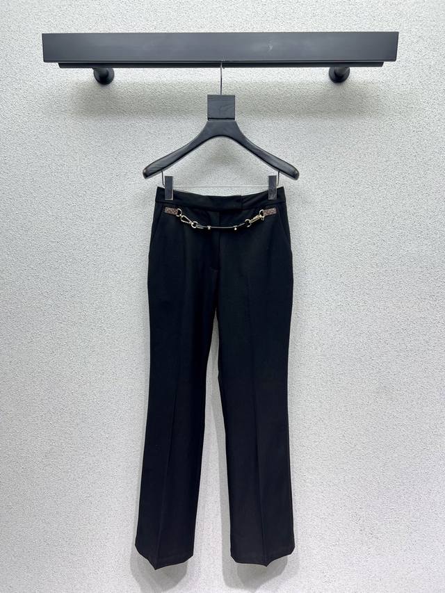 L brand suit trousers, crisp, stylish, and perfect for everyday wear. A must-hav