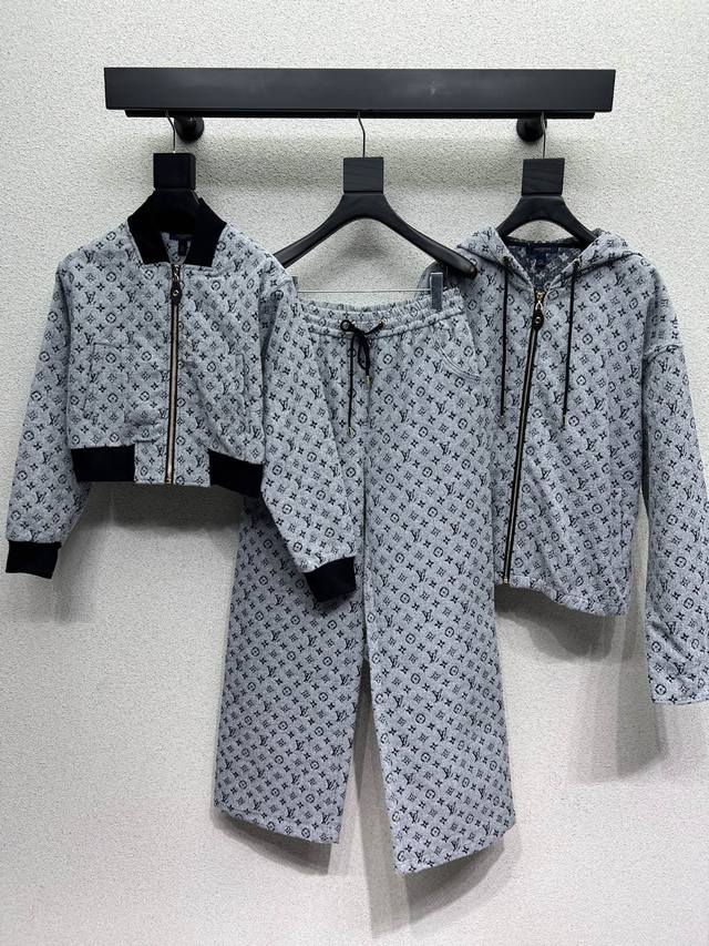 This classic monogram jacket from the L family exudes a sophisticated vibe while