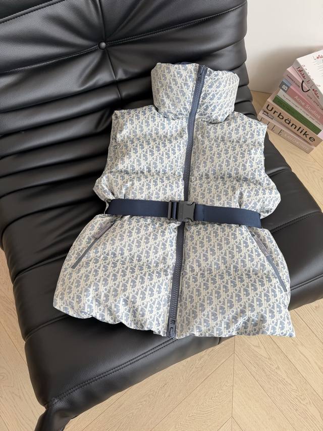 2025 Autumn/Winter Ski Series Classic Monogram Pattern Cotton Vest with Small Be