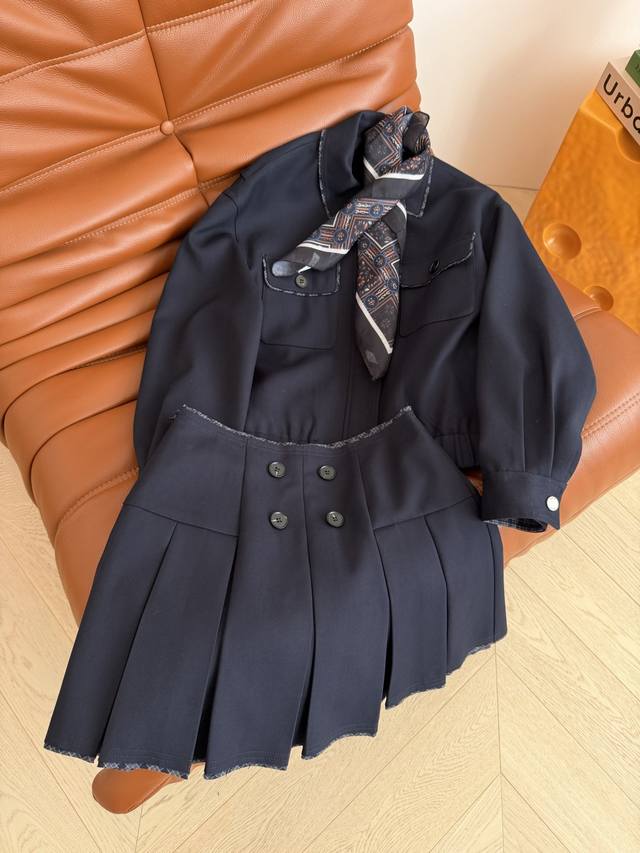 2025 Autumn/Winter High-End Fashionable Navy Blue Suit with Scarf Accessories. W