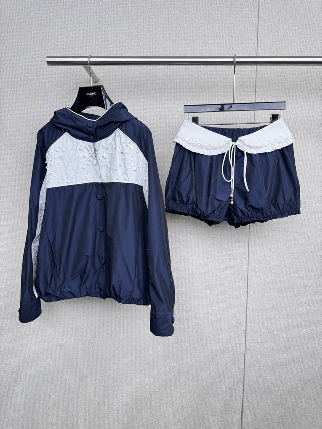 Lefame's sporty girls' high school style exudes youthful energy! The style isn't