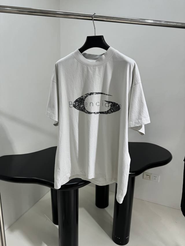 New Arrival Loop Sports Icon Advanced Medium Fit T-Shirt. Retro plain knit fabri