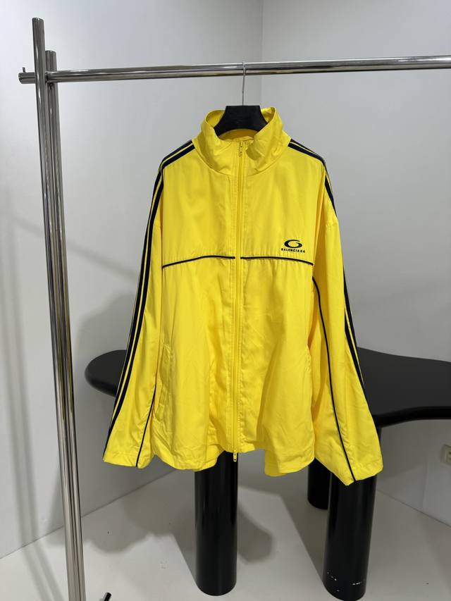 New Loop Sports Icon Oversized Jacket/Windbreaker. Exclusive custom-made technic