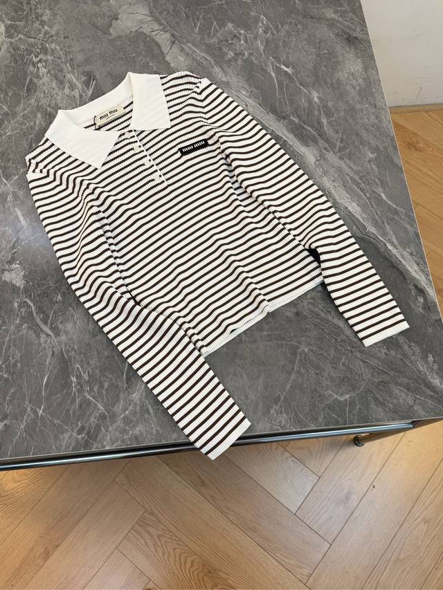 2025 New Miu Miu Knit Sweater features a classic polo collar design. The clean a