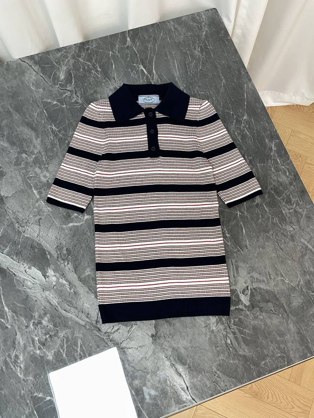 2025 New Prada Striped Polo Collar Knit Sweater: A fashionable fusion of retro e