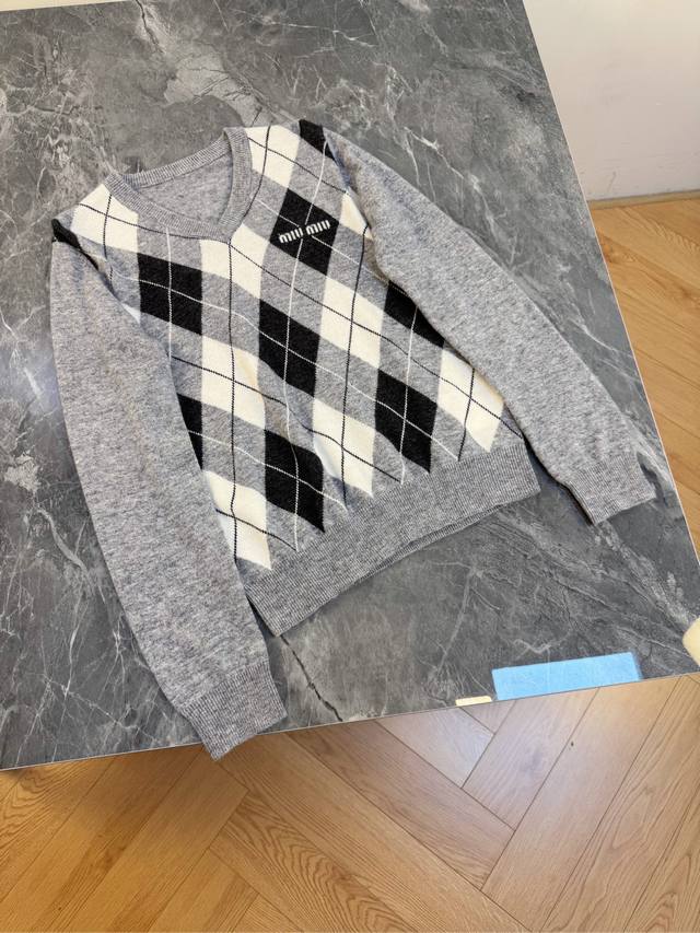 25 New Arrival Today's Outfit Treasure: Miu Miu argyle V-neck Sweater! I've foun