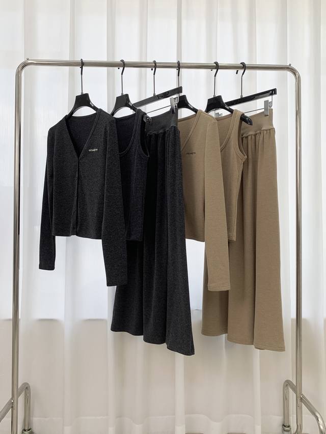 Hot Selling Item - Original Quality Designer Set* | 25 New Arrival Skirt Set! Cu