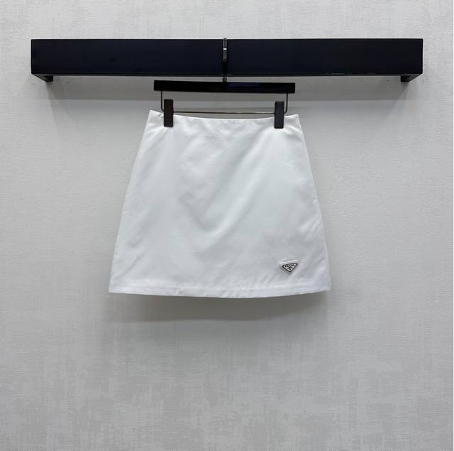 Prad*2025 New Arrival: High-Waisted Quilted Midi Skirt, Custom Made with Importe