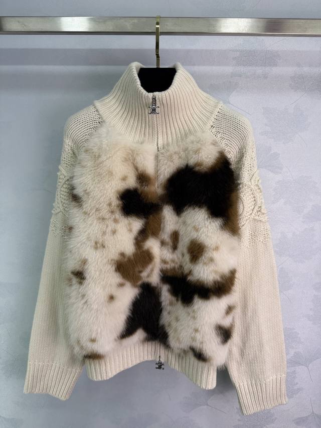Ce*25 Autumn/Winter New Stand Collar Knit Cardigan The front features a cow prin