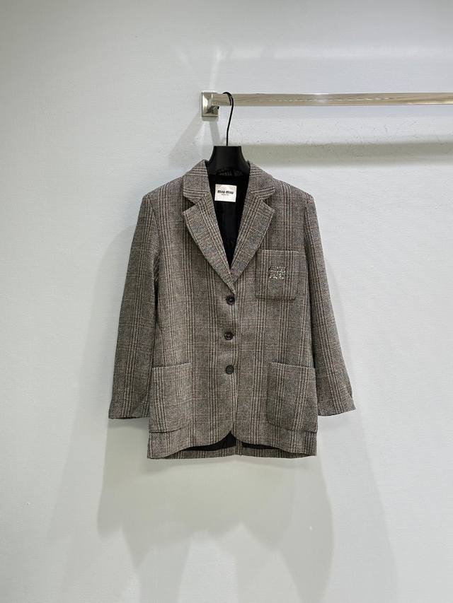 25Ss Autumn New Arrival! Miu's signature silhouettes are reinterpreted through c