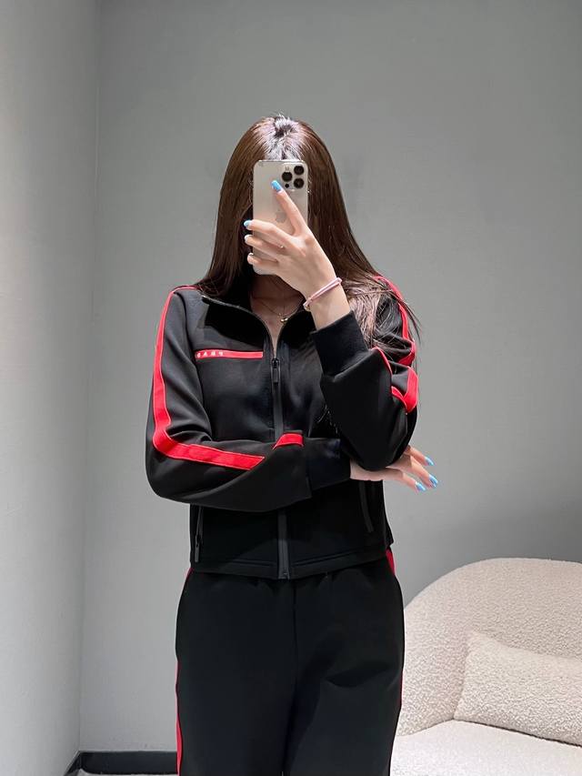 Pr**A tracksuit's material selection reflects the brand's pursuit of innovation