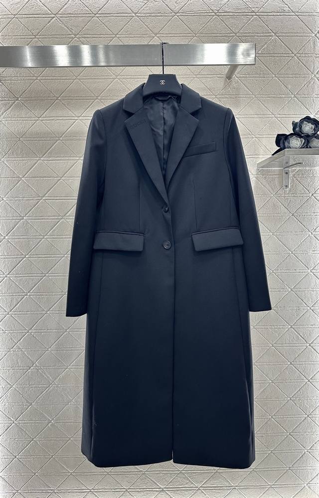 Gucc* 2025 New Arrival Long Coat with Straight Shoulder and Lapel. Made with imp Gucc* 2025 New Arrival Long Coat with Straight Shoulder and Lapel. Made with imp
