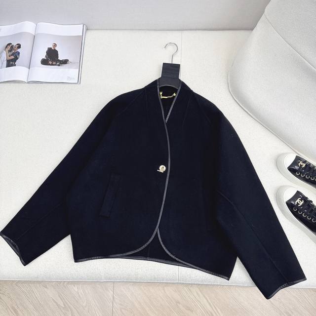 Hot Selling Item: L Brand 25Ss Early Autumn Newest Chain Buckle Design Cape Coat