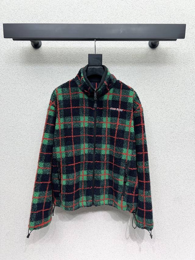 Miu eco-friendly lamb wool plaid coat. Classic plaid design, soft and comfortabl