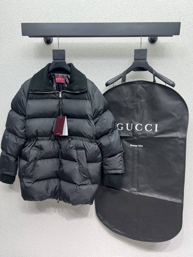 G brand down jacket, understated yet sophisticated, classic design, super warm,