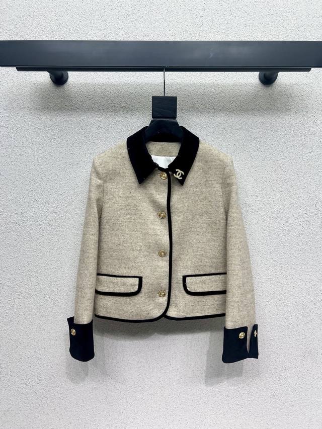 This Chanel-inspired wool coat is stylish, understated, elegant, and luxurious!