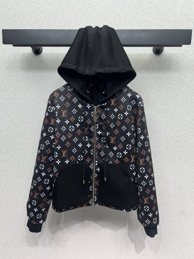 L's monogram casual jacket, chic and stylish, a must-have for everyday wear. Hig
