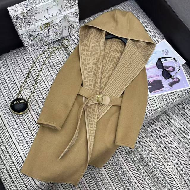 Highly recommend the 2025 Early Autumn/Winter Dio* New Logo Jacquard Hooded Doub