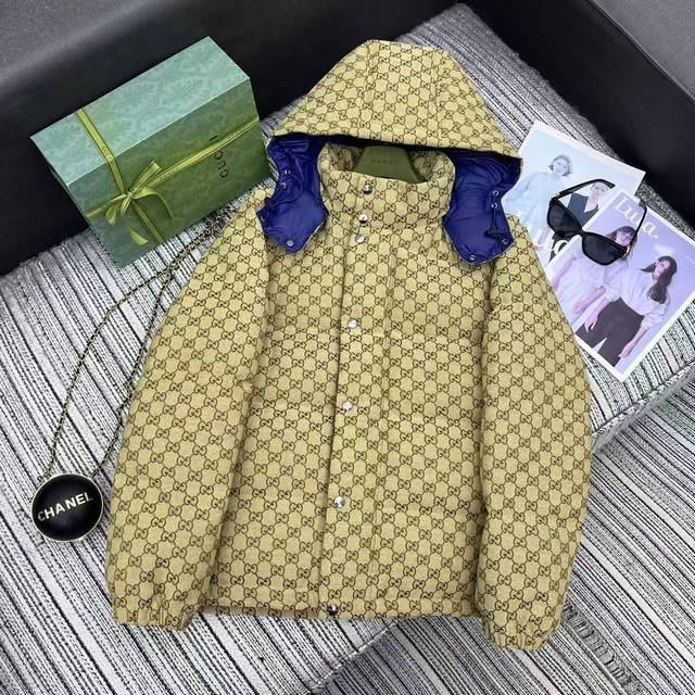 Highly recommend GUCCC* 2025 Autumn/Winter New Monogram Down Jacket with Detacha Highly recommend GUCCC* 2025 Autumn/Winter New Monogram Down Jacket with Detacha