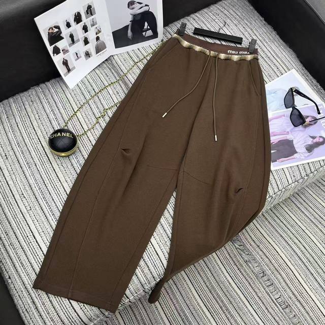 Highly recommend Miu's 2025 Early Autumn Collection new pants: plaid patchwork w